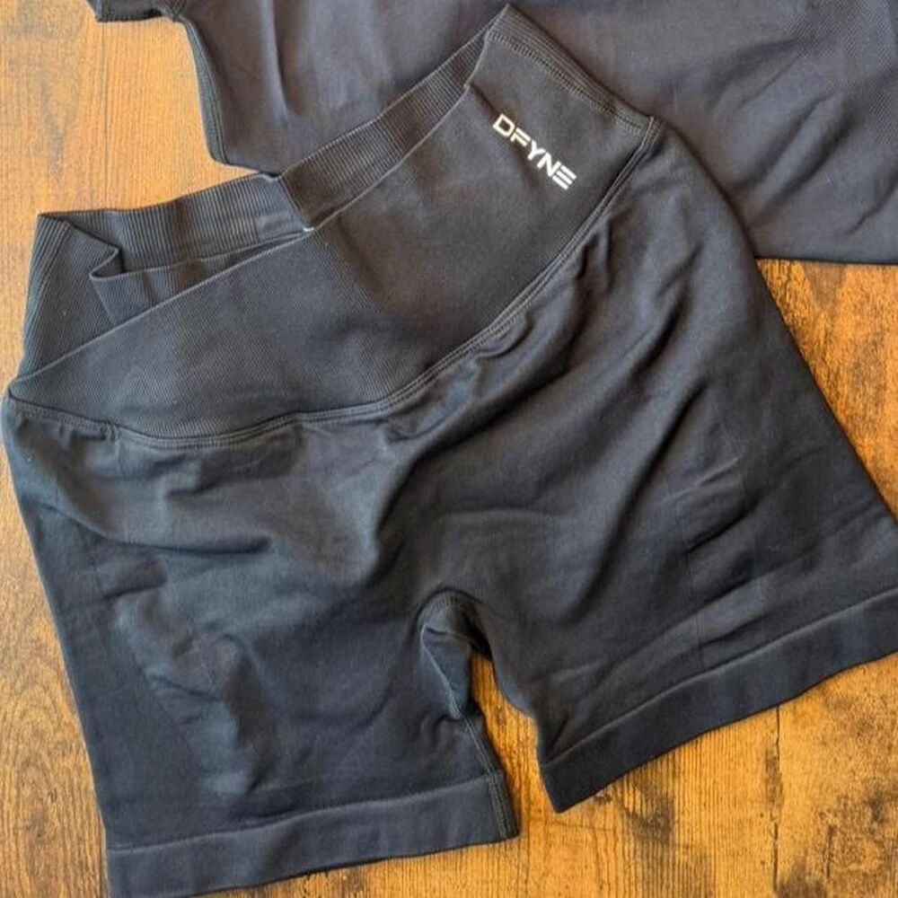 Dfyne Women's Black